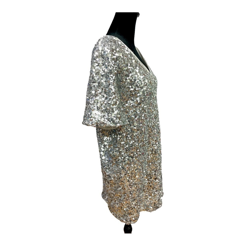 Hidden Label Silver Sequin Dress Size Small - Short Sleeve, V-Neck, Fully Lined - Picture 3 of 11